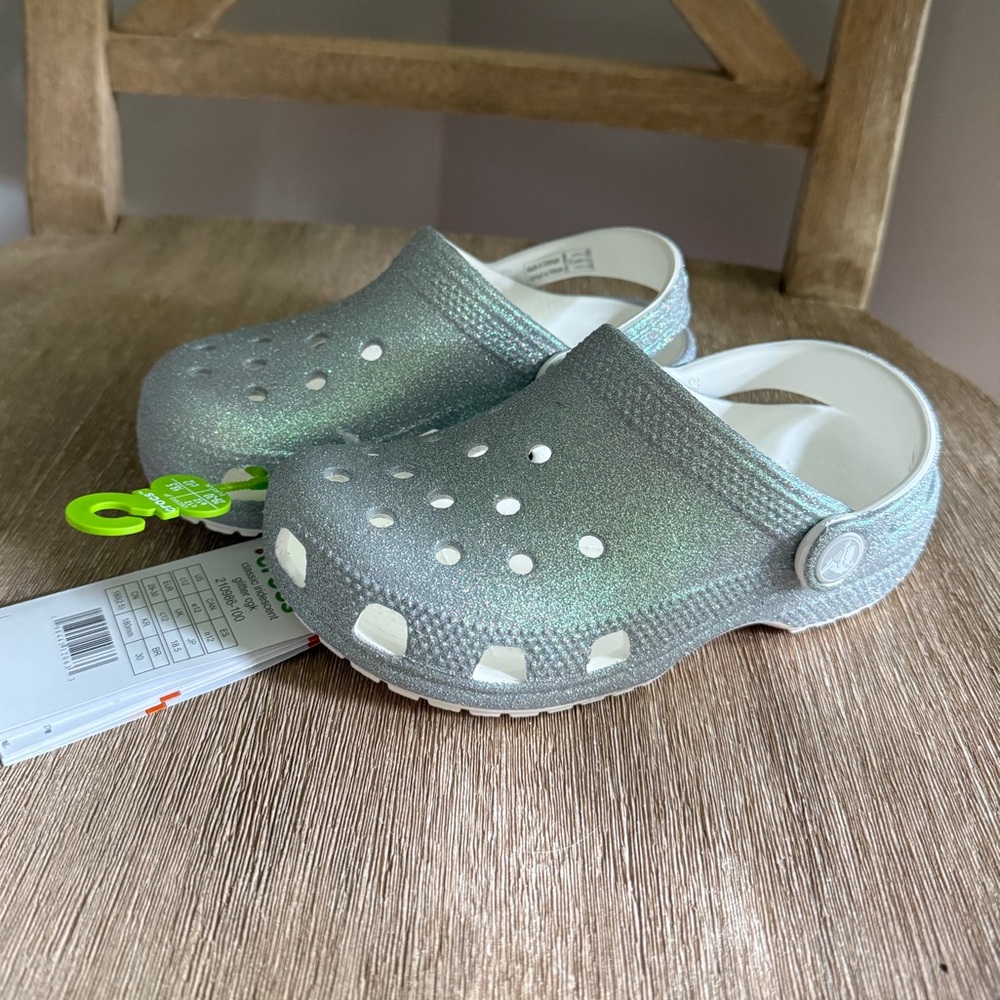 NWT! Girl’s classic iridescent Mermaid  Style Glitter Crocs white sz C12 sparkly